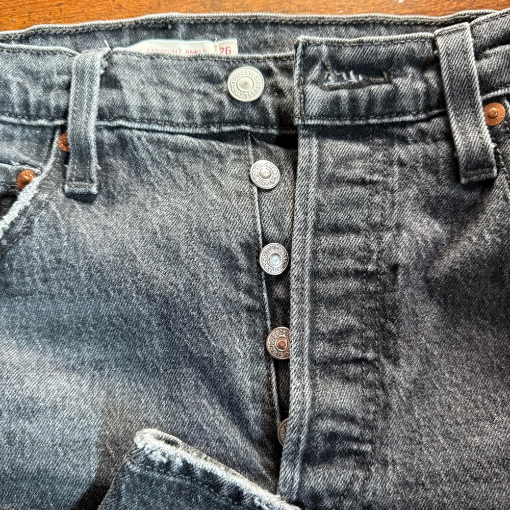 Levi's Ribcage Straight Ankle Jeans in Dark Gray - Picture 2 of 4